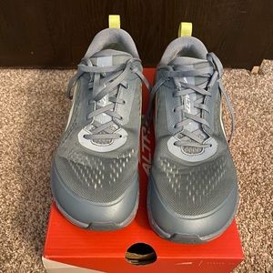 Altra Pardigm 5.  Zero drop running shoe.